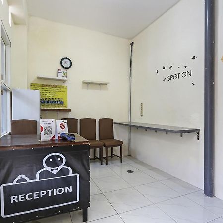 Spot On 90780 Gang Tengah Homestay Syariah Semarang Luaran gambar