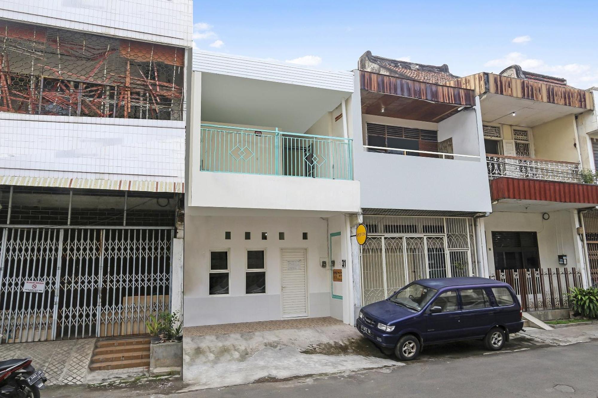 Spot On 90780 Gang Tengah Homestay Syariah Semarang Luaran gambar