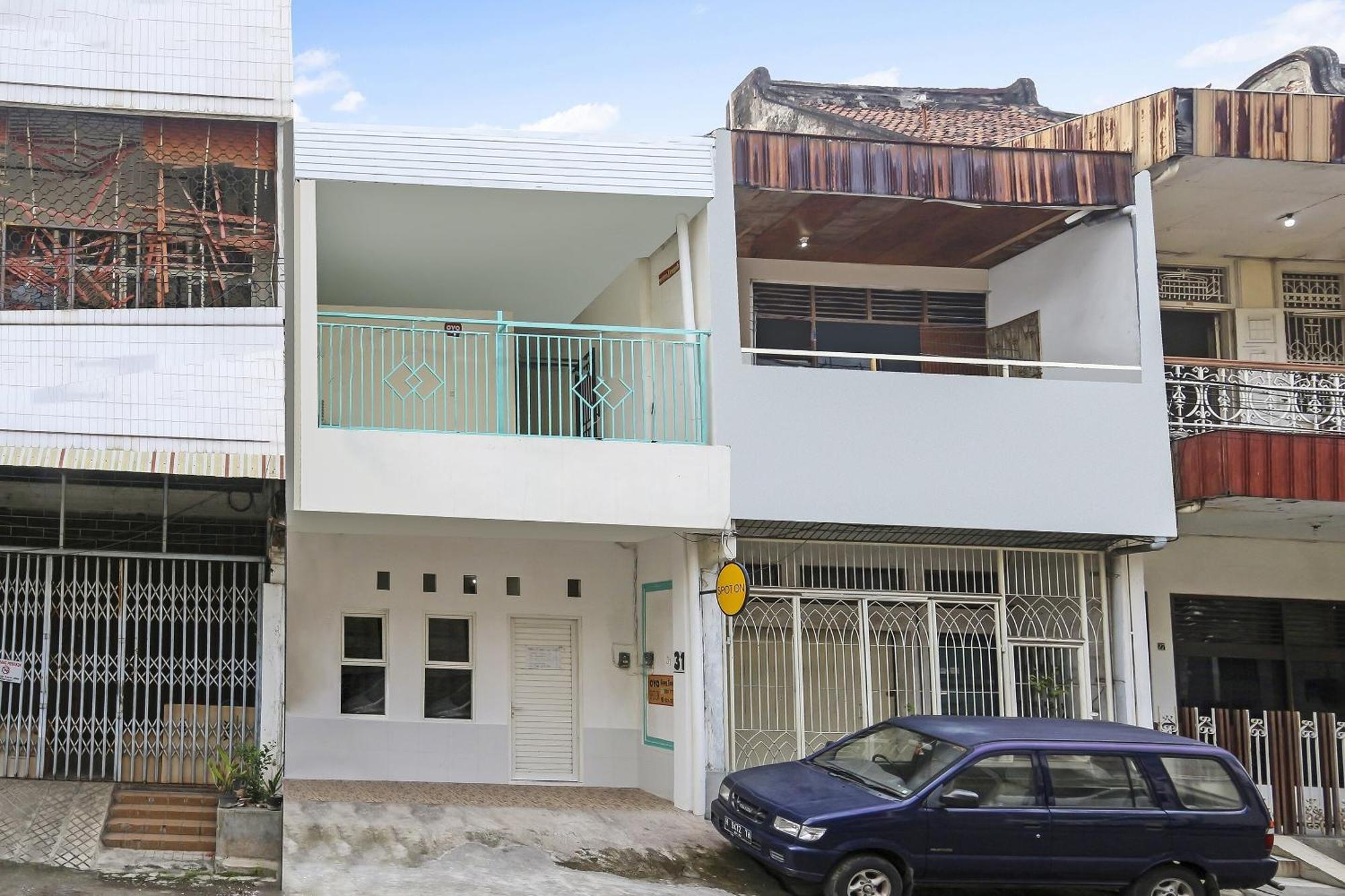 Spot On 90780 Gang Tengah Homestay Syariah Semarang Luaran gambar