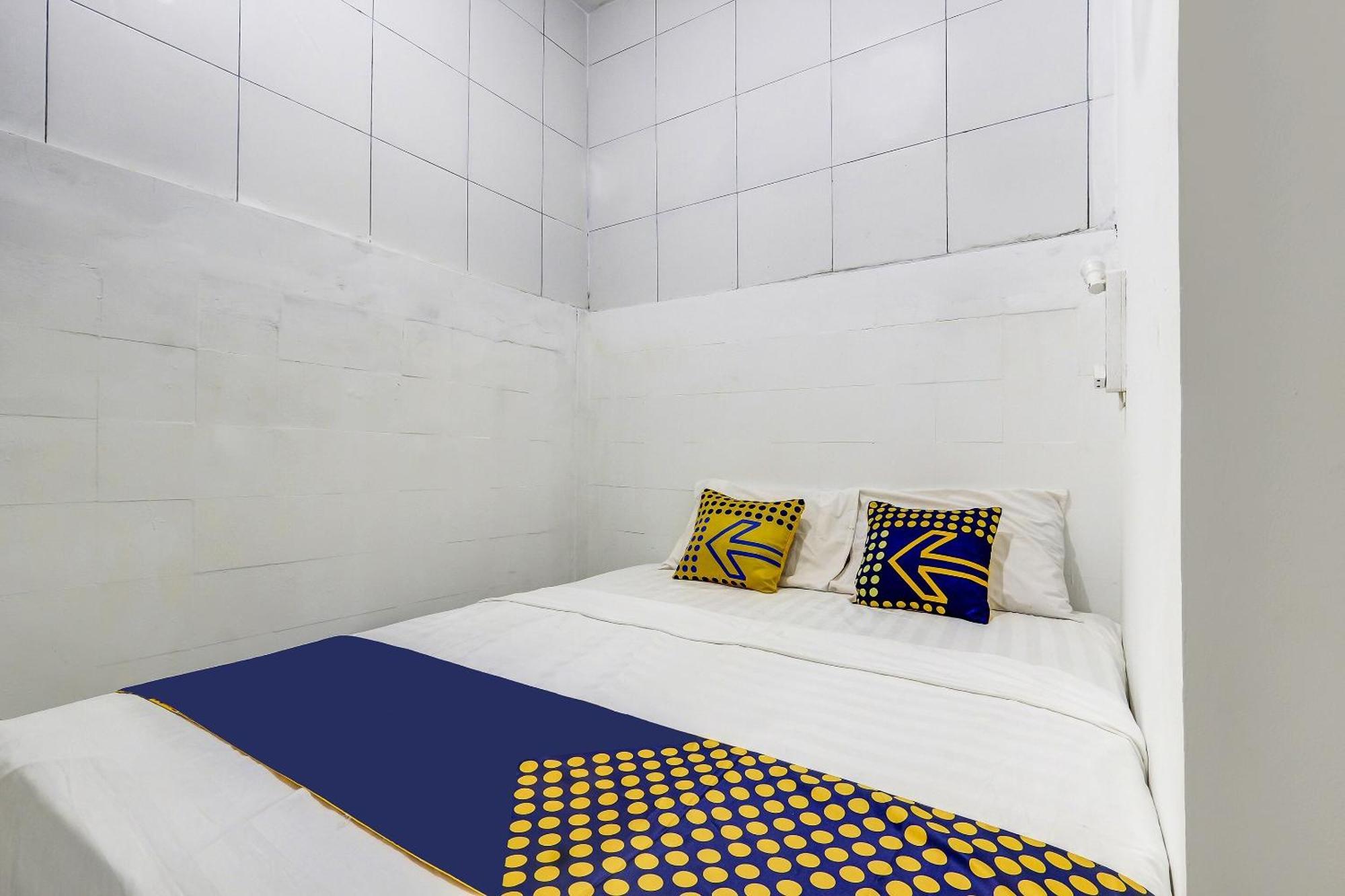 Spot On 90780 Gang Tengah Homestay Syariah Semarang Luaran gambar